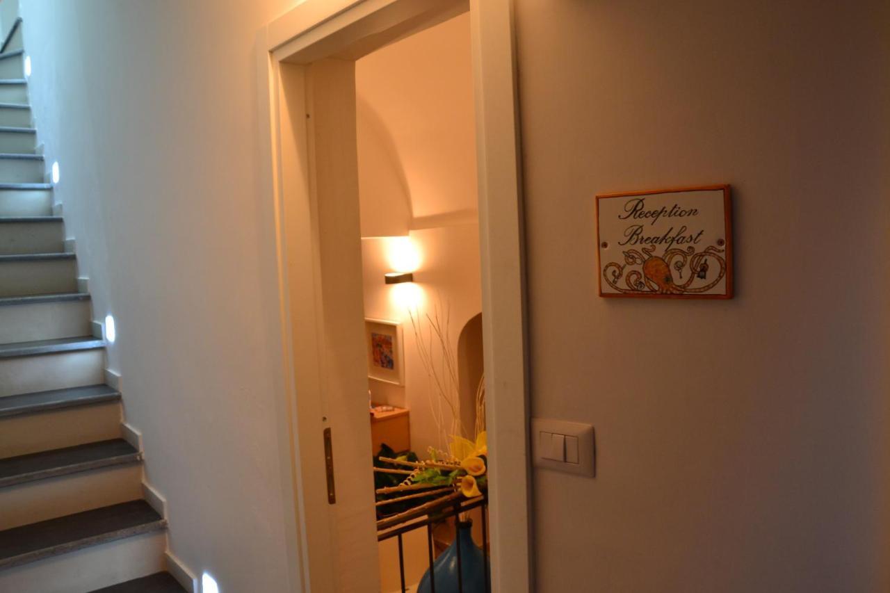 Terra Murata Boutique B&B Прочида Экстерьер фото